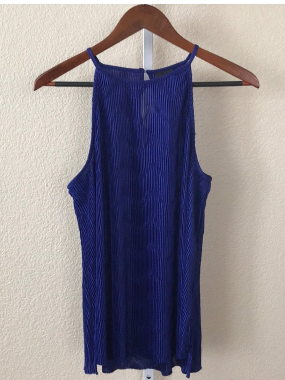Sleeveless Accordion Pleated Top Violet XL NWT